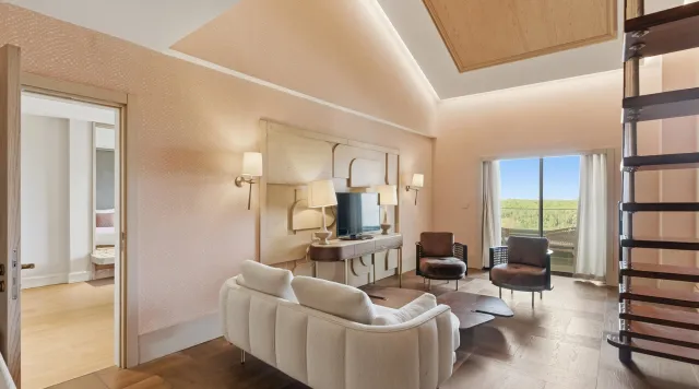 Grand Roof Top Suite 7